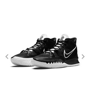 Nike Kyrie 7 Basketball Shoes